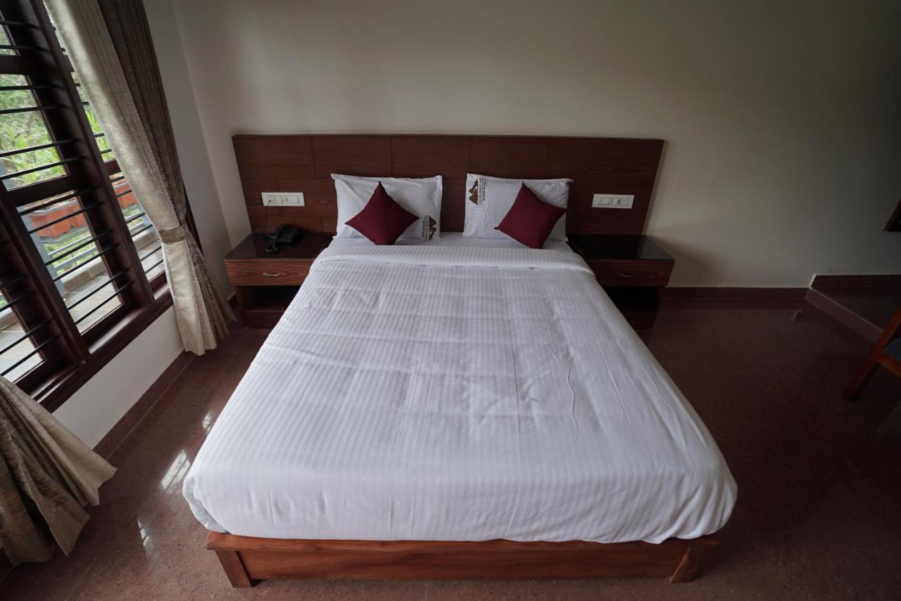 Coorggavadana Hotel Madikeri Exterior photo