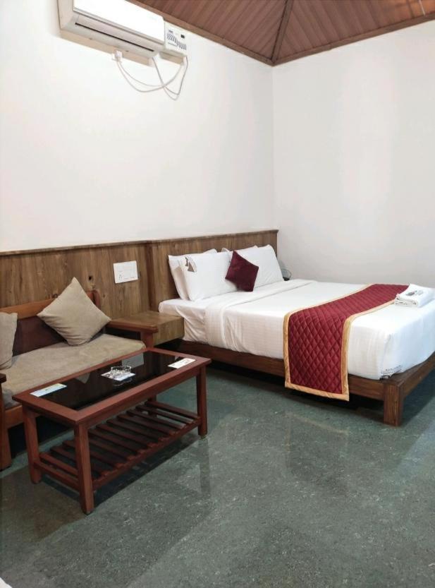 Coorggavadana Hotel Madikeri Exterior photo