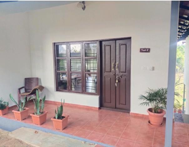 Coorggavadana Hotel Madikeri Exterior photo