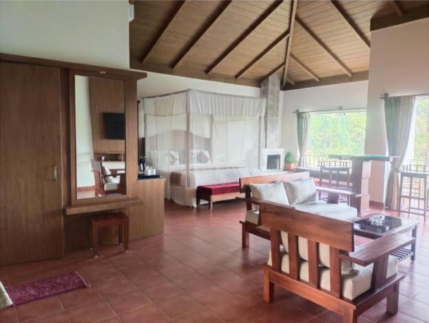 Coorggavadana Hotel Madikeri Exterior photo