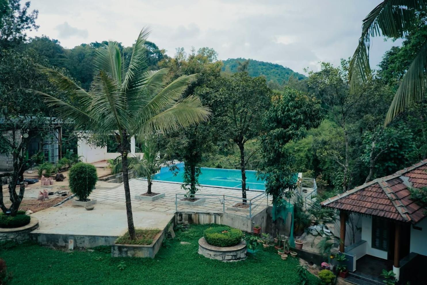 Coorggavadana Hotel Madikeri Exterior photo